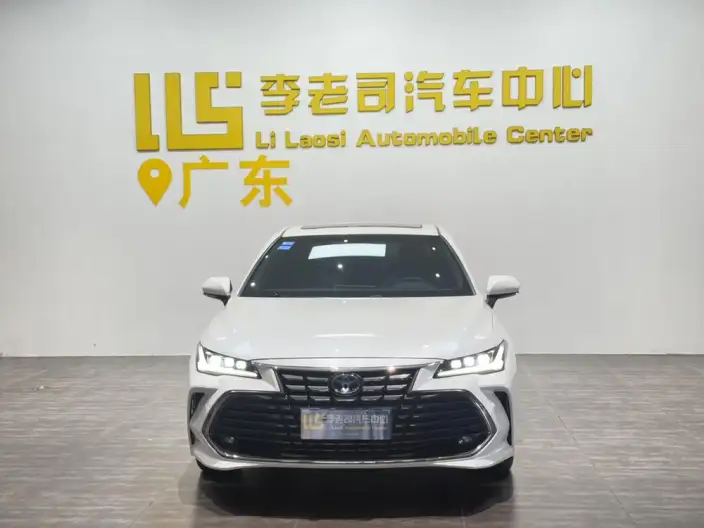 Toyota Avalon 2022 Model Hybrid 2.5L Deluxe Edition – фото 2