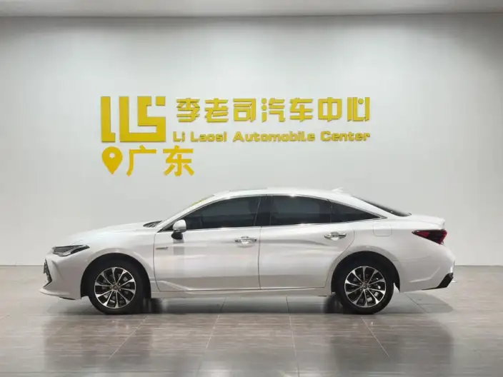 Toyota Avalon 2022 Model Hybrid 2.5L Deluxe Edition – фото 4