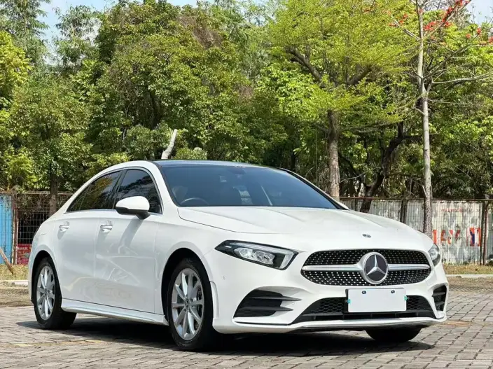Mercedes-Benz A-class 2022 Model Facelift II A 200 L Sports sedan Fashion Edition – фото 3