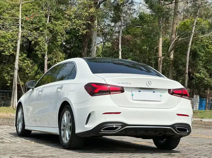 Mercedes-Benz A-class 2022 Model Facelift II A 200 L Sports sedan Fashion Edition – фото 5