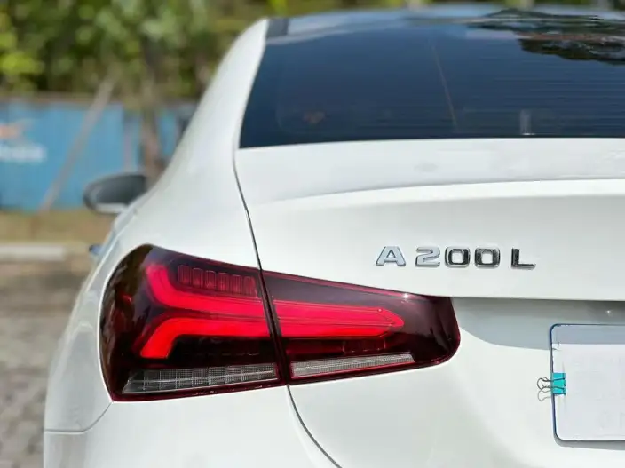 Mercedes-Benz A-class 2022 Model Facelift II A 200 L Sports sedan Fashion Edition – фото 10