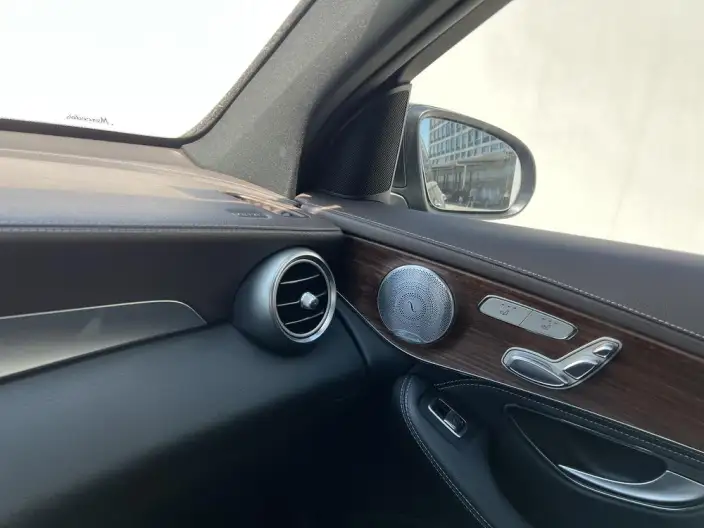 Mercedes-Benz GLC 2020 Model GLC 300 L 4MATIC Luxury Model – фото 9