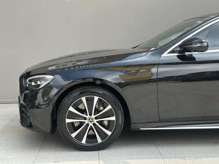 Mercedes-Benz E-Class PHEV 2023 Model E 350 e L Sports sedan – фото 8
