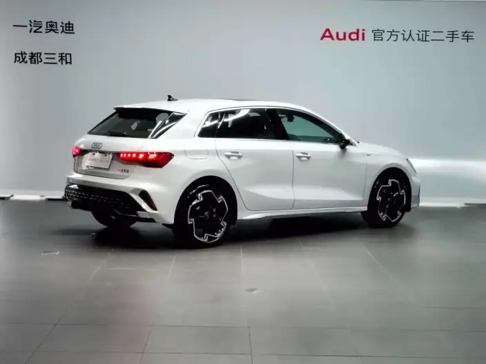Audi A3 2026 Model Sportback 35 TFSI Continental Flying Spur Exclusive Model – фото 4