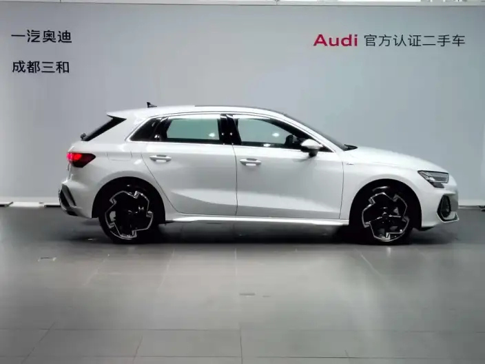 Audi A3 2026 Model Sportback 35 TFSI Continental Flying Spur Exclusive Model – фото 5