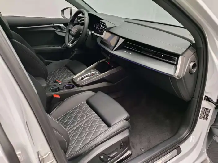 Audi A3 2026 Model Sportback 35 TFSI Continental Flying Spur Exclusive Model – фото 7