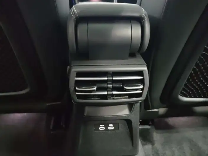 Audi A3 2026 Model Sportback 35 TFSI Continental Flying Spur Exclusive Model – фото 8