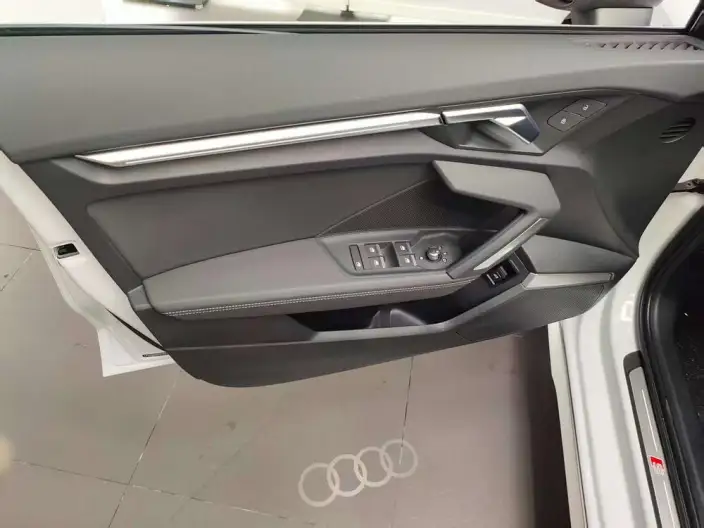 Audi A3 2026 Model Sportback 35 TFSI Continental Flying Spur Exclusive Model – фото 9