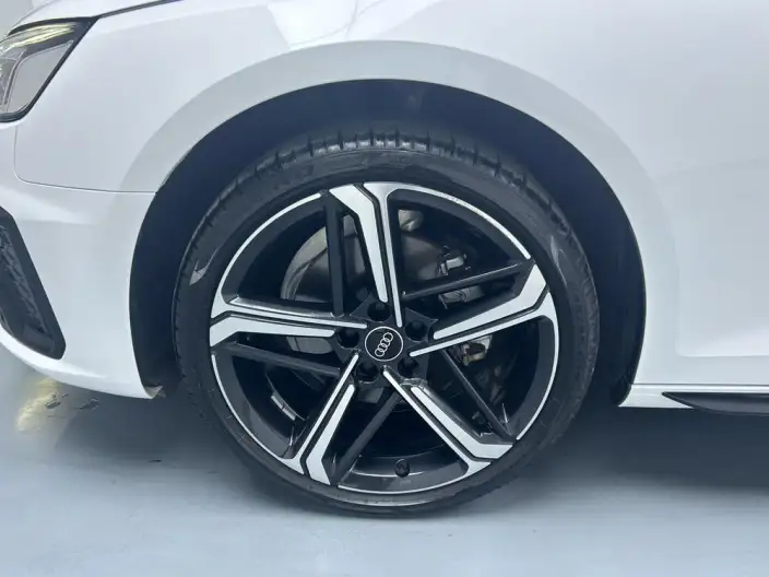 Audi A4 L 2024 Model 40 TFSI Luxury Dynamic Model – фото 9