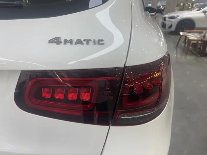 Mercedes-Benz GLC 2020 Model GLC 260 L 4MATIC Luxury Model – фото 9