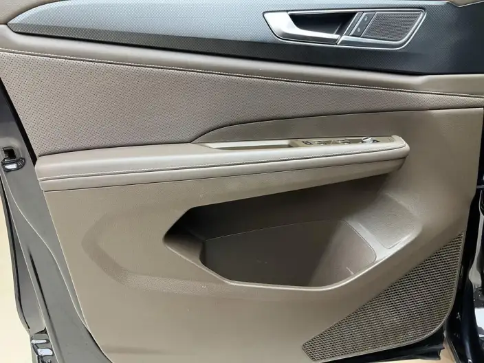 Viloran 2023 Model Facelift 330TSI Business Edition – фото 8