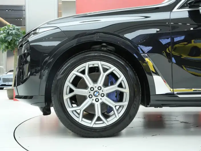 BMW X7 2023 Model xDrive40i Leading Model Luxury Set – фото 9