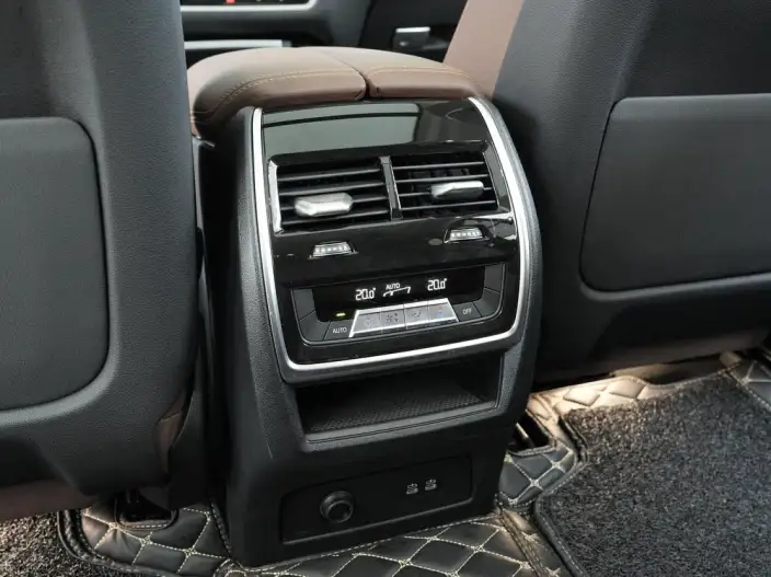 BMW X7 2023 Model xDrive40i Leading Model Luxury Set – фото 10