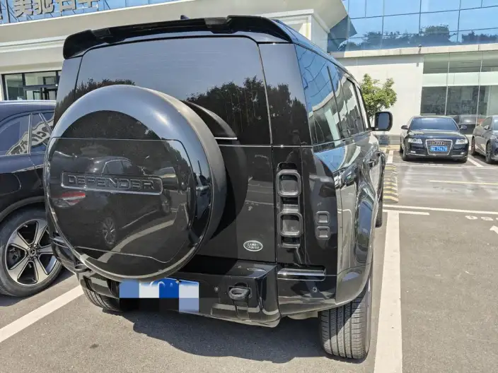 Land Rover Defender 2024 Model 110 3.0T P400 X-Dynamic HSE
