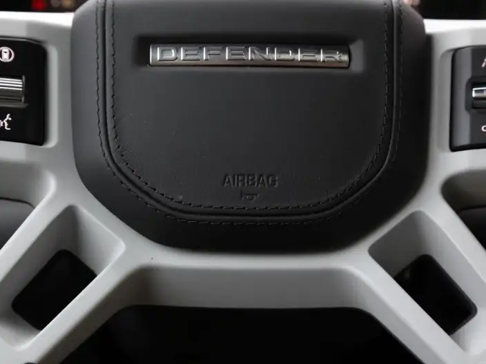 Land Rover Defender 2024 Model 110 3.0T P400 X-Dynamic HSE – фото 7