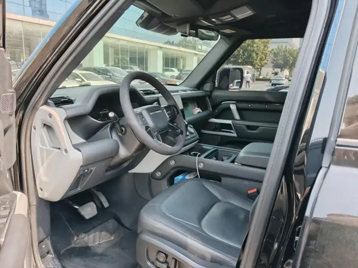Land Rover Defender 2024 Model 110 3.0T P400 X-Dynamic HSE – фото 8