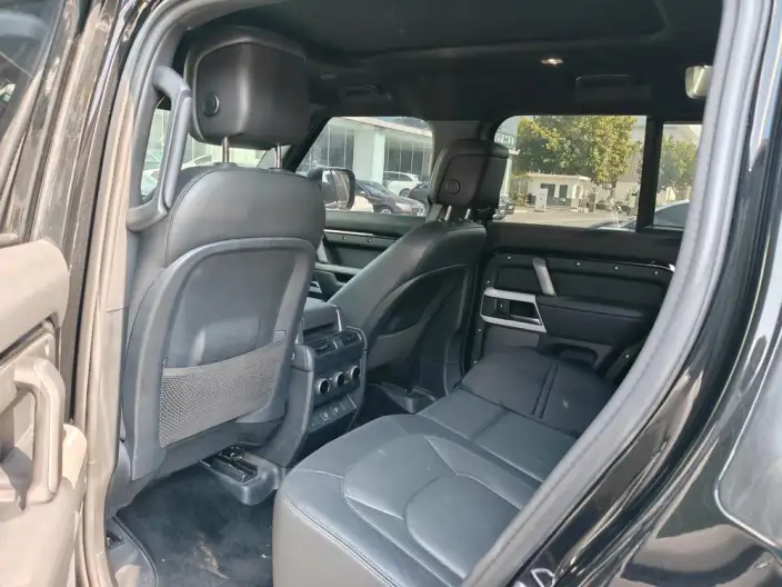 Land Rover Defender 2024 Model 110 3.0T P400 X-Dynamic HSE – фото 9