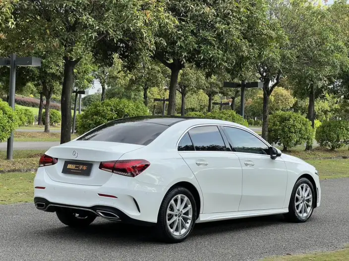 Mercedes-Benz A-class 2022 Model Facelift A 200 L Sports sedan Dynamic Edition – фото 7