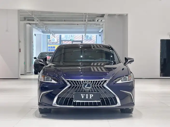 Lexus ES 2023 Model 260 Superior Edition