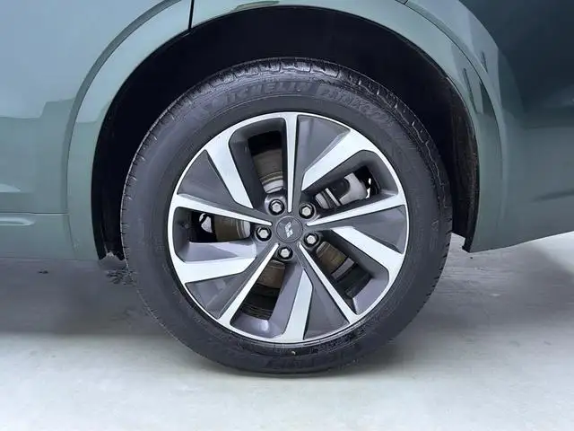 Li Auto ONE 2021 Model Extended Range 6 seat Edition – фото 9