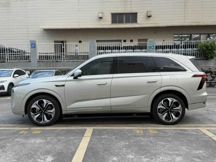 Wey Blue Mountain 2023 Model 4WD Ultra-long Endurance