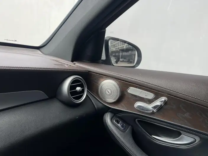 Mercedes-Benz GLC 2020 Model GLC 260 L 4MATIC Luxury Model – фото 10