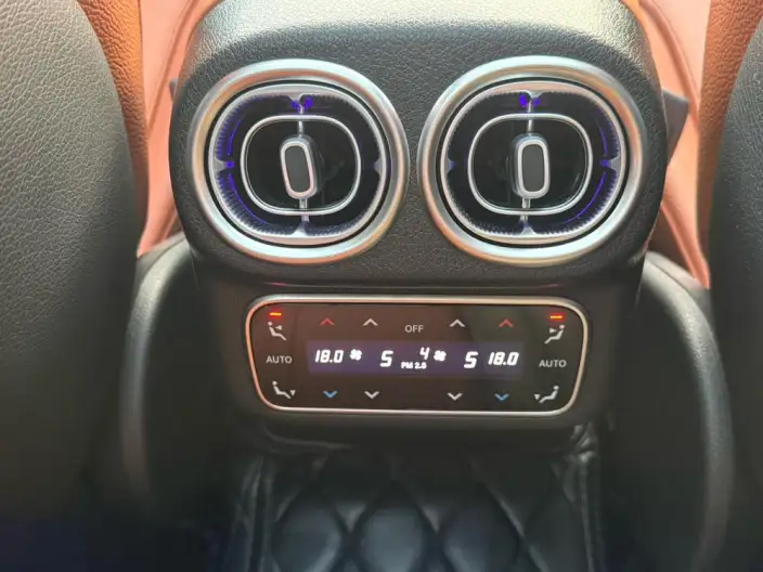 Mercedes-Benz GLC 2024 Model Facelift GLC 300 L 4MATIC Dynamic Model 5 seat – фото 8