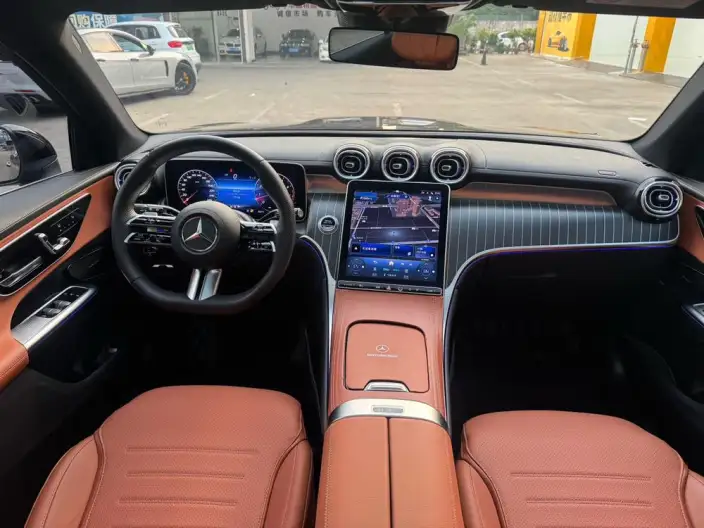 Mercedes-Benz GLC 2024 Model Facelift GLC 300 L 4MATIC Dynamic Model 5 seat – фото 9
