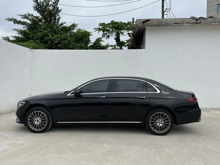 Mercedes-Benz E-Class 2022 Model E 260 L sedan – фото 3