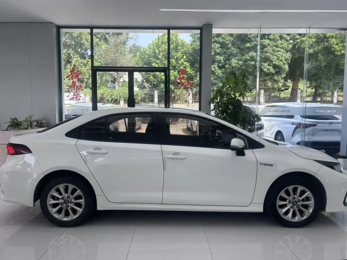 Toyota Corolla 2021 Model Hybrid 1.8L E-CVT Pioneer Edition – фото 7