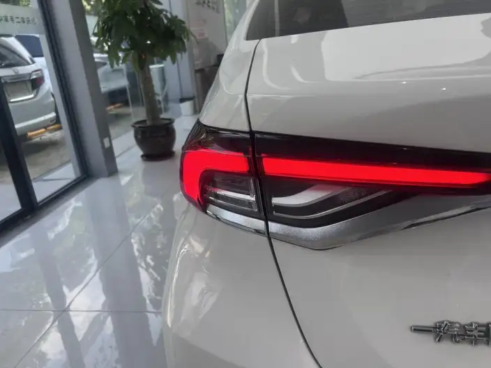Toyota Corolla 2021 Model Hybrid 1.8L E-CVT Pioneer Edition – фото 10