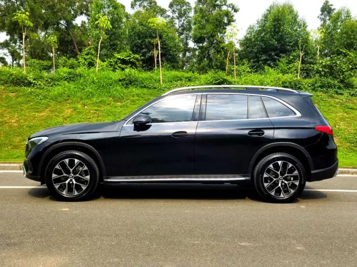 Mercedes-Benz GLC 2023 Model Facelift GLC 260 L 4MATIC Dynamic Model 7 seat – фото 4