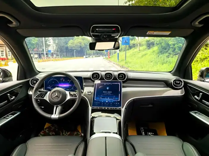 Mercedes-Benz GLC 2023 Model Facelift GLC 260 L 4MATIC Dynamic Model 7 seat – фото 9