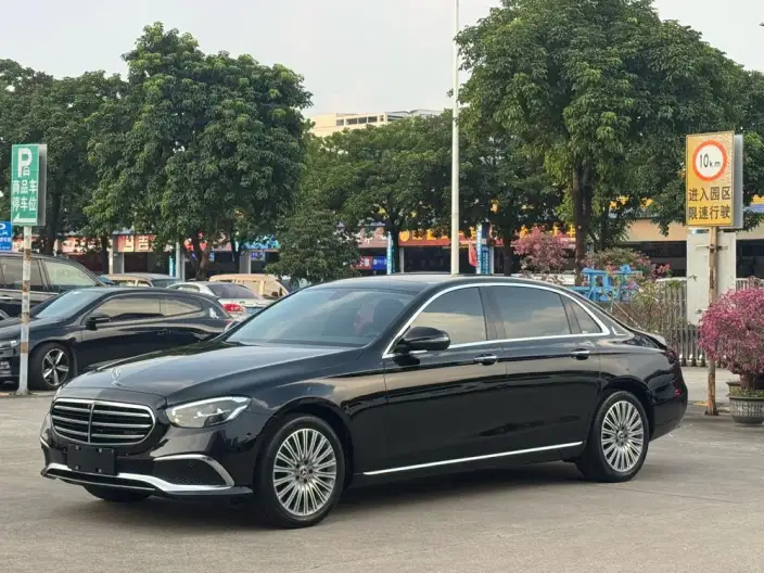 Mercedes-Benz E-Class 2023 Model E 300 L Luxury Model sedan – фото 1