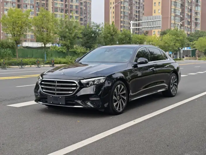 Mercedes-Benz E-Class 2024 Model E 300 L Luxury Model sedan – фото 1