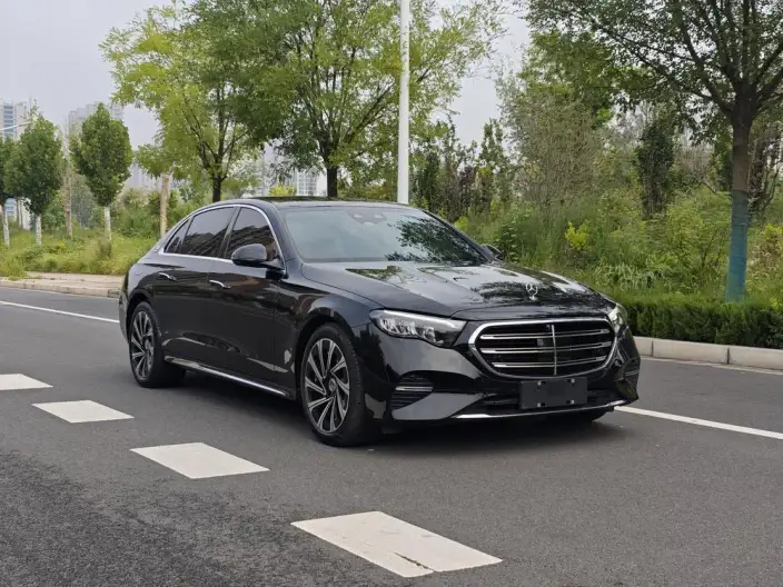Mercedes-Benz E-Class 2024 Model E 300 L Luxury Model sedan – фото 3