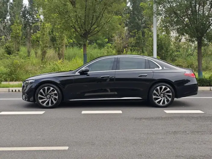 Mercedes-Benz E-Class 2024 Model E 300 L Luxury Model sedan – фото 4