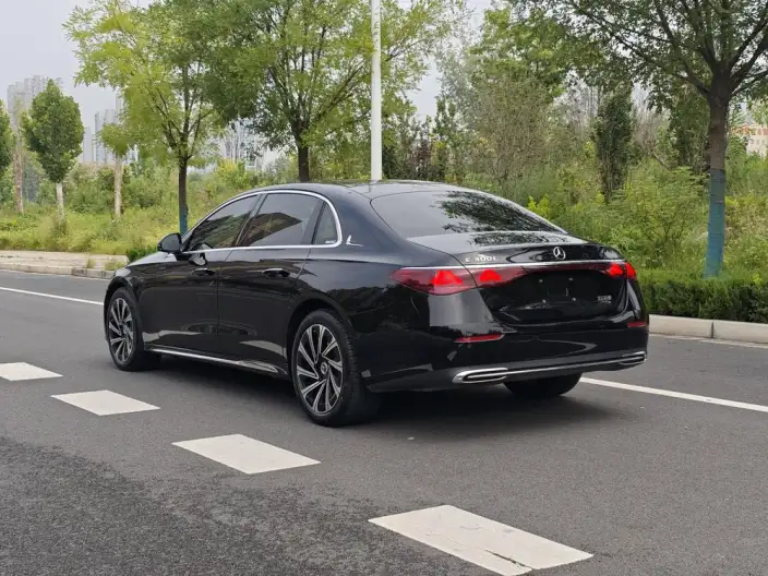 Mercedes-Benz E-Class 2024 Model E 300 L Luxury Model sedan – фото 5