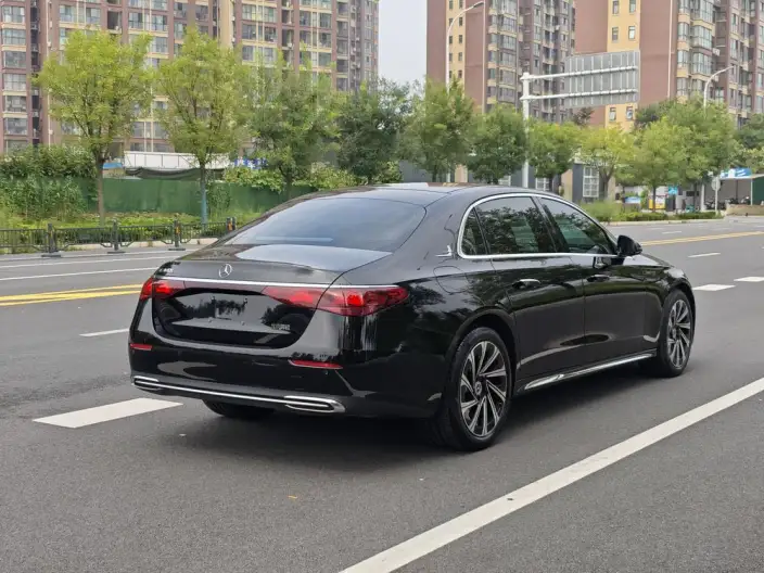 Mercedes-Benz E-Class 2024 Model E 300 L Luxury Model sedan – фото 7