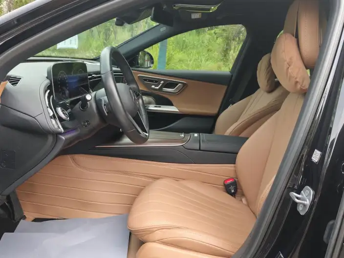 Mercedes-Benz E-Class 2024 Model E 300 L Luxury Model sedan – фото 10