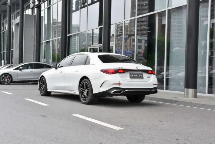 Mercedes-Benz E-Class 2024 Model E 260 L Sports sedan – фото 4