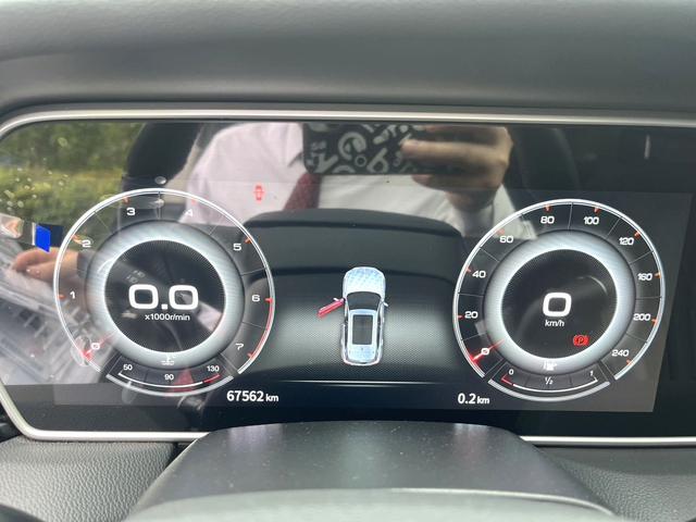 Hongqi HS5 2022 Modi f ied 2.0T Smartlink Flag Edition – фото 4