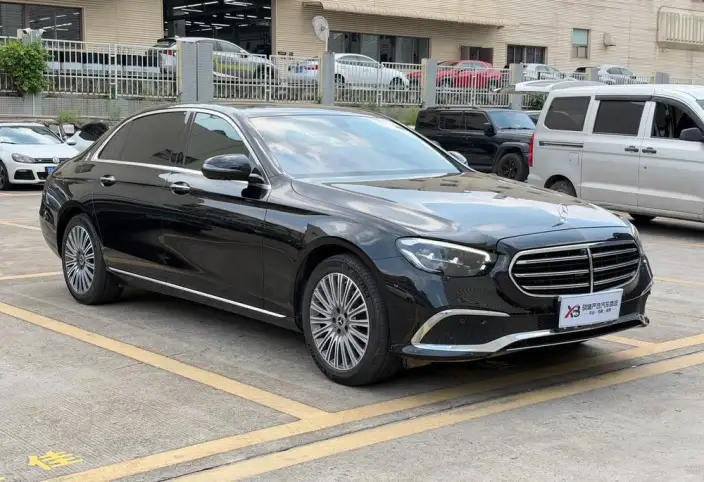 Mercedes-Benz E-Class 2023 Model E 300 L Fashion Model sedan – фото 3