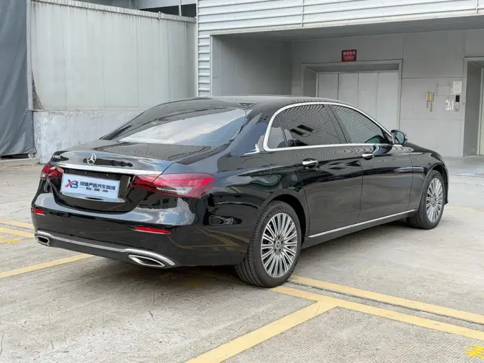 Mercedes-Benz E-Class 2023 Model E 300 L Fashion Model sedan – фото 6