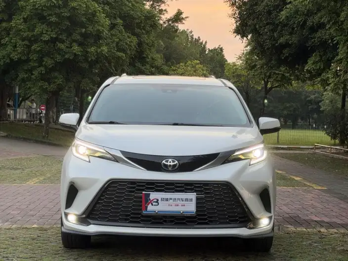Granvia 2023 Model Intelligent Hybrid 2.5L Deluxe Edition – фото 2