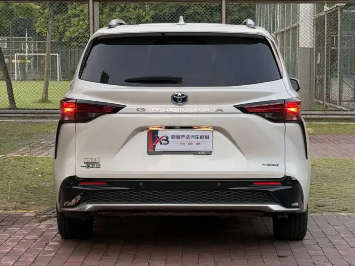 Granvia 2023 Model Intelligent Hybrid 2.5L Deluxe Edition – фото 5