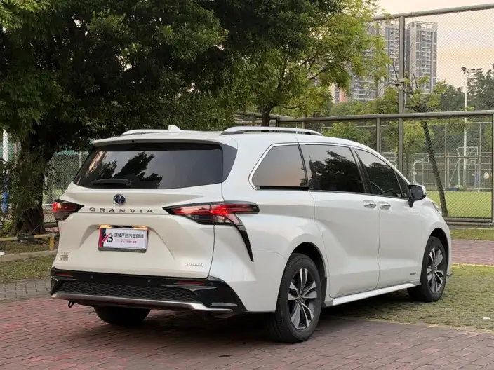 Granvia 2023 Model Intelligent Hybrid 2.5L Deluxe Edition – фото 6