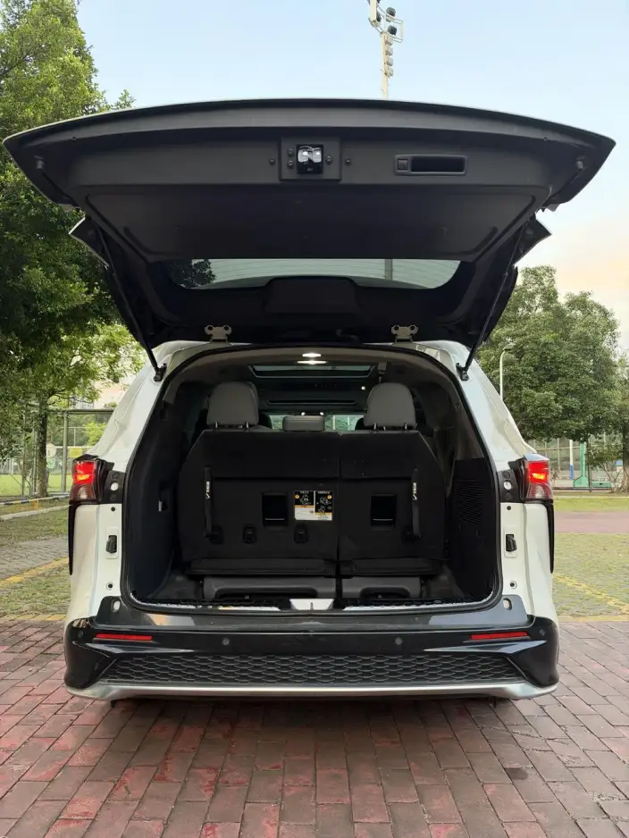Granvia 2023 Model Intelligent Hybrid 2.5L Deluxe Edition – фото 7