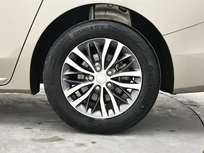 Buick GL8 2023 Model ES Luzun 2.0T Comfort Model – фото 9