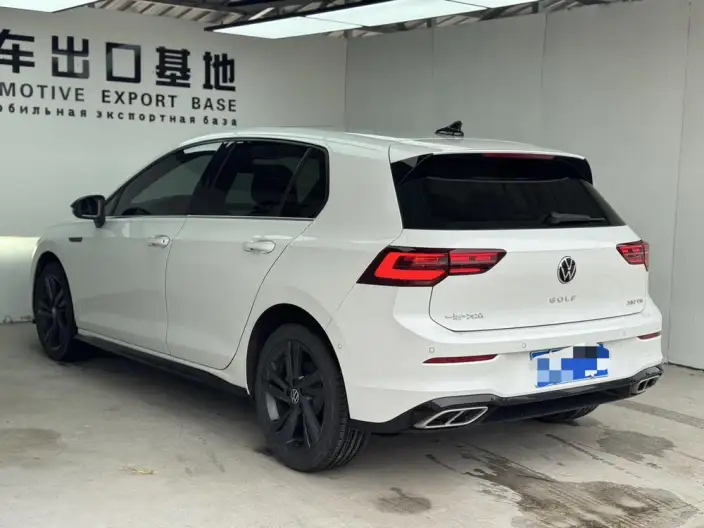 Volkswagen Golf 2023 Model 280TSI DSG R-Line Lite – фото 4